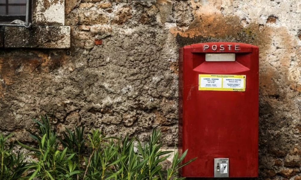 Πάτρα: Γυναίκα έβαλε στο στόχαστρο κοπέλα και θέλει να της κάνει κακό